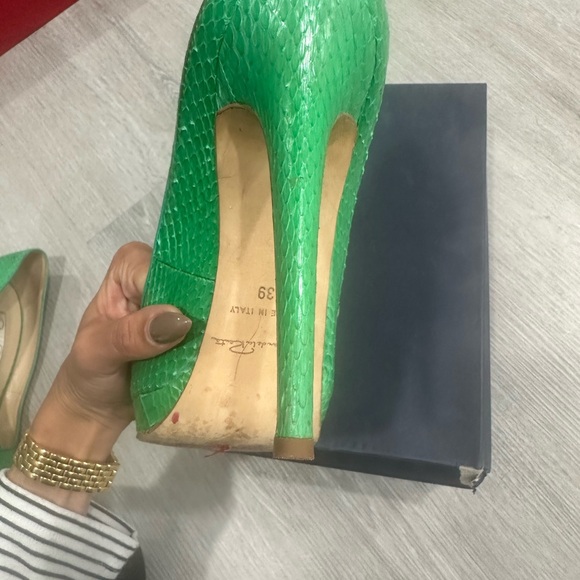 Vintage Oscar de la Renta python pumps - Picture 5 of 6
